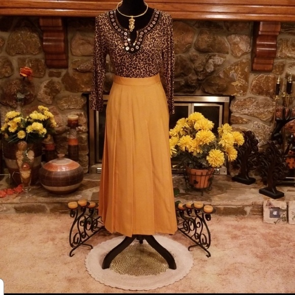 💥Please Share💥Collage of Skirts in my Closet - Picture 6 of 8